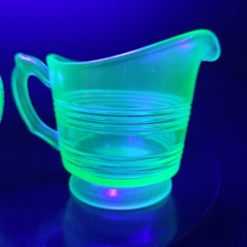 Vintage Uranium Green Glass Creamer‎ and Sugar Set